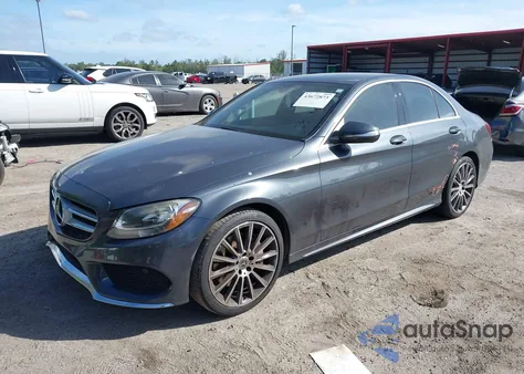 2015 Mercedes-Benz C 300 Sport из США, поврежденный, VIN 55SWF4JB1FU053105